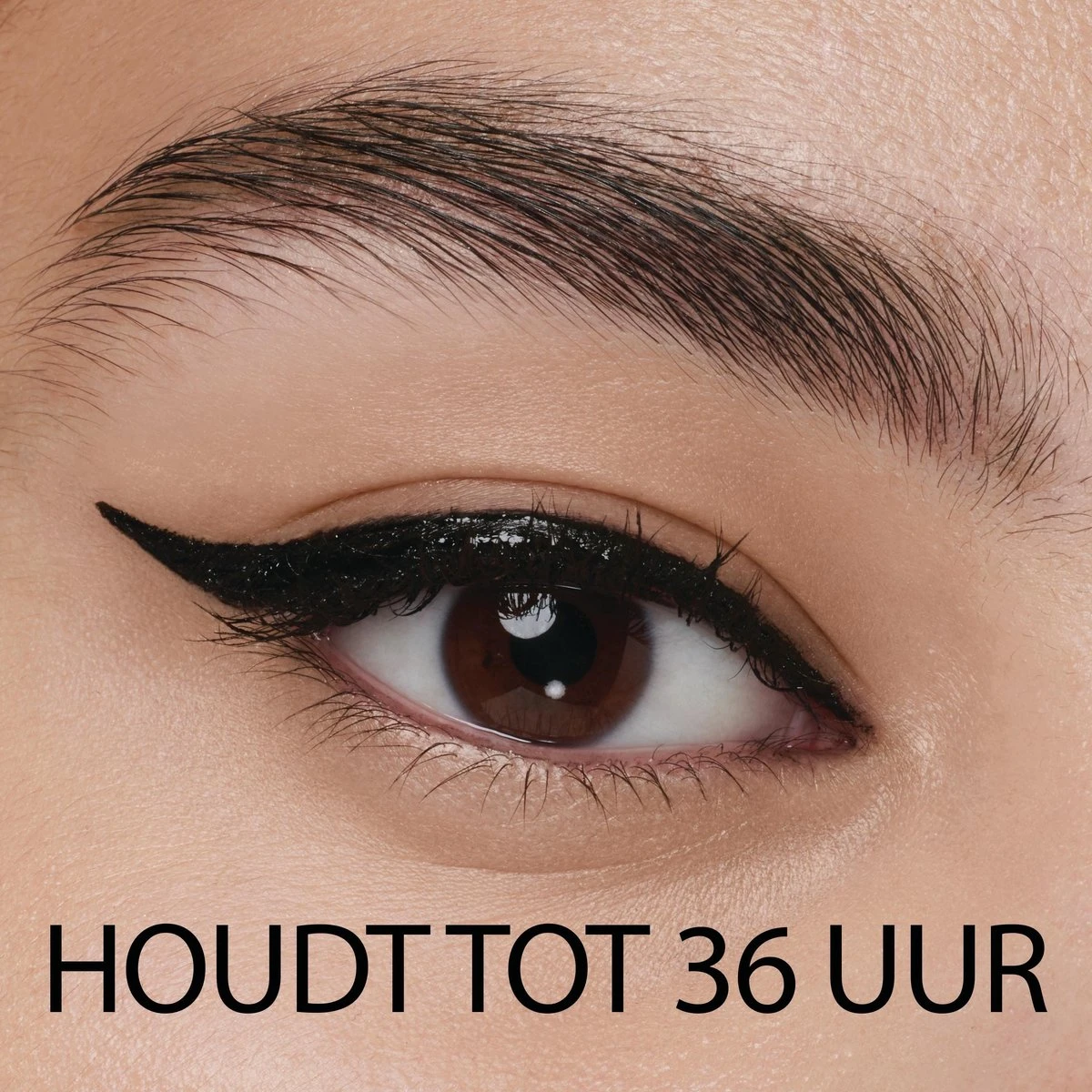 Maybelline New York Tattoo Studio Tattoo Liner - Liquid Ink - 710 Inked Black – Zwart - Ultra Langhoudende Liquid Eyeliner 12 Maybelline New York Tattoo Studio Tattoo Liner - Liquid Ink - 710 Inked Black – Zwart - Ultra Langhoudende Liquid Eyeliner - Afbeelding 12