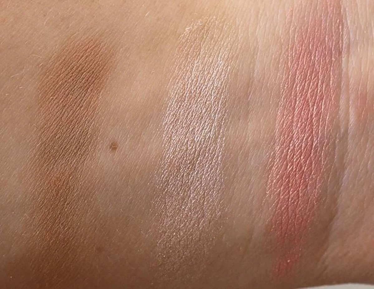 Makeup Revolution - Ultra Sculpt & Contour Kit - Ultra Fair C01 - Contour Palette - Afbeelding 3