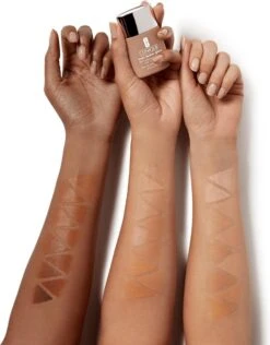 Clinique - Even Better Light Reflecting Makeup Spf15 Face Primer Cn 52 Neutral 30Ml -Make-up Mode Goedkope Winkel 939x1200